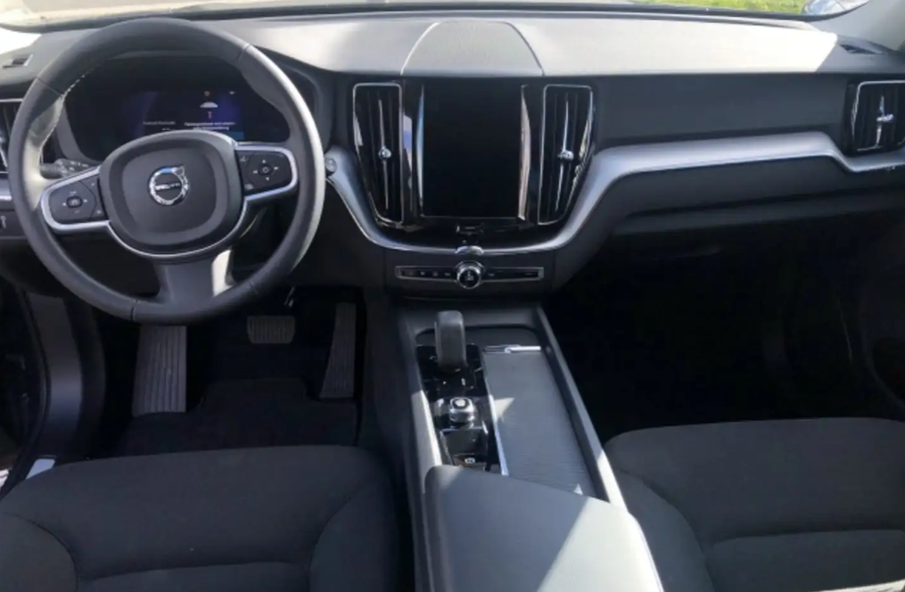 left hand drive VOLVO XC 60 (01/09/2021) -  